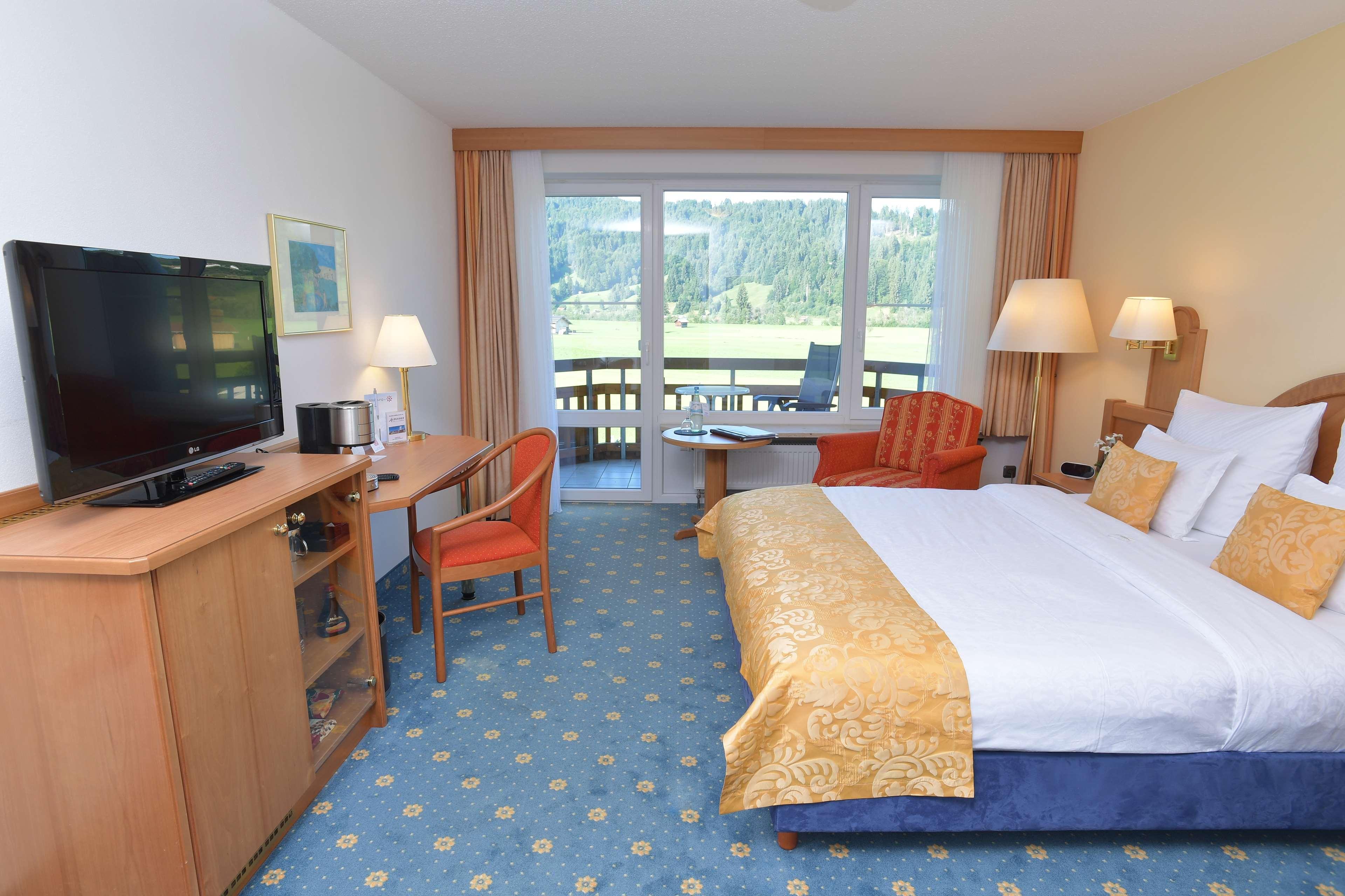Western Alpenhof Hotel 4*