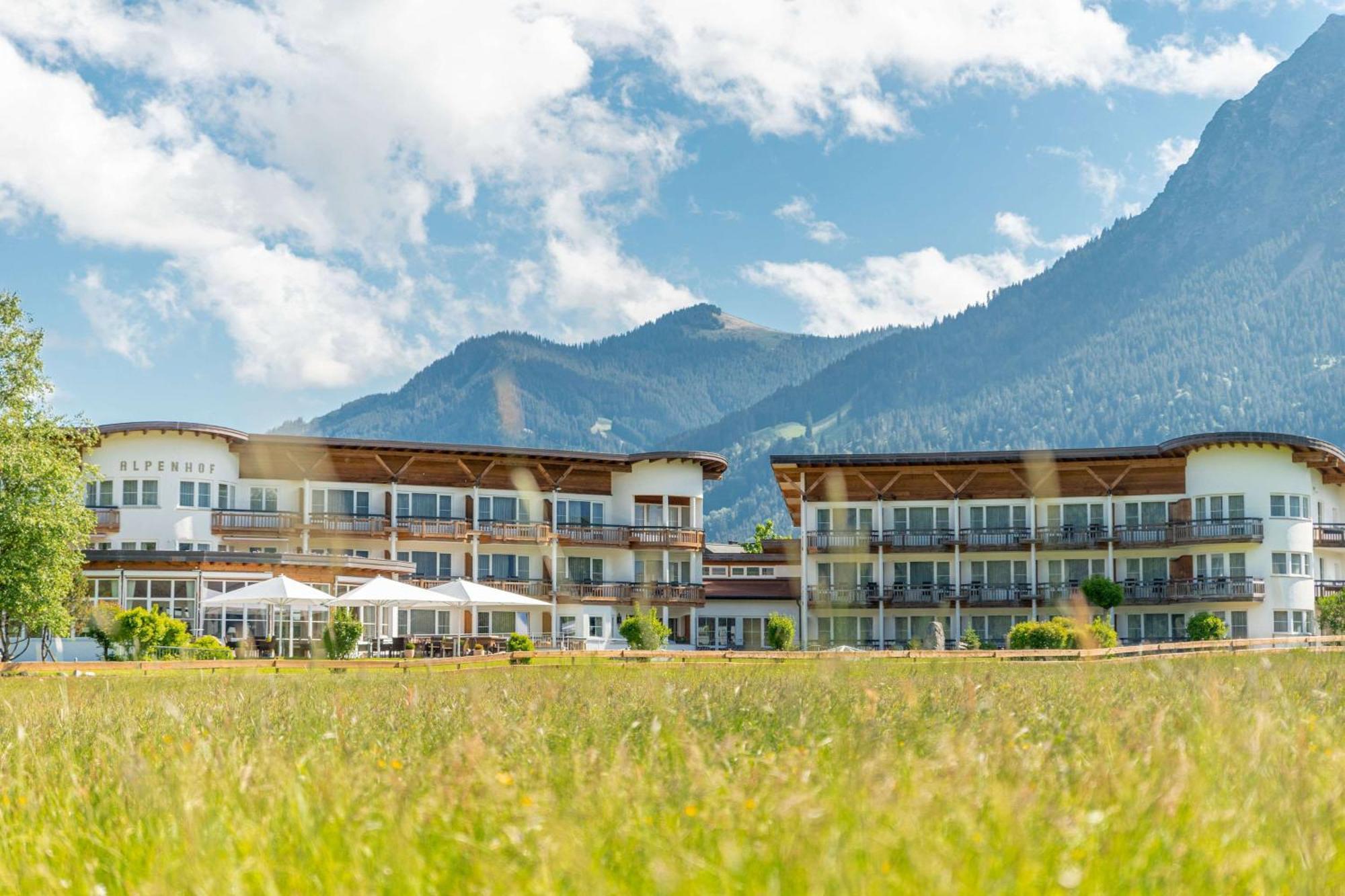 Western Alpenhof Hotel 4*